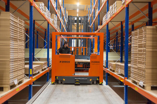 Einmastkommissionierplattform