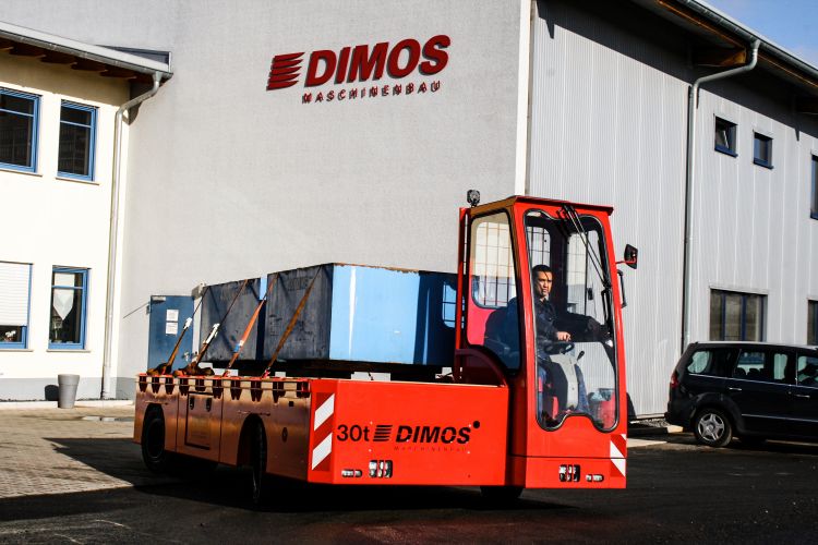 Platform truck with 30 t load capacity from DIMOS